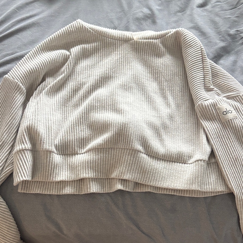 ALO Yoga Cream Off-the-Shoulder Ribbed Cropped Hoodie